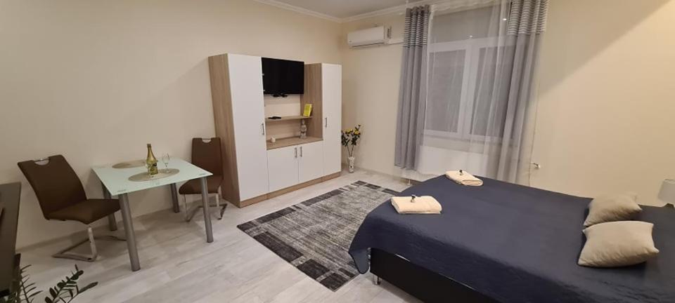 Rozsa Apartmanhaz Сегед Екстер'єр фото