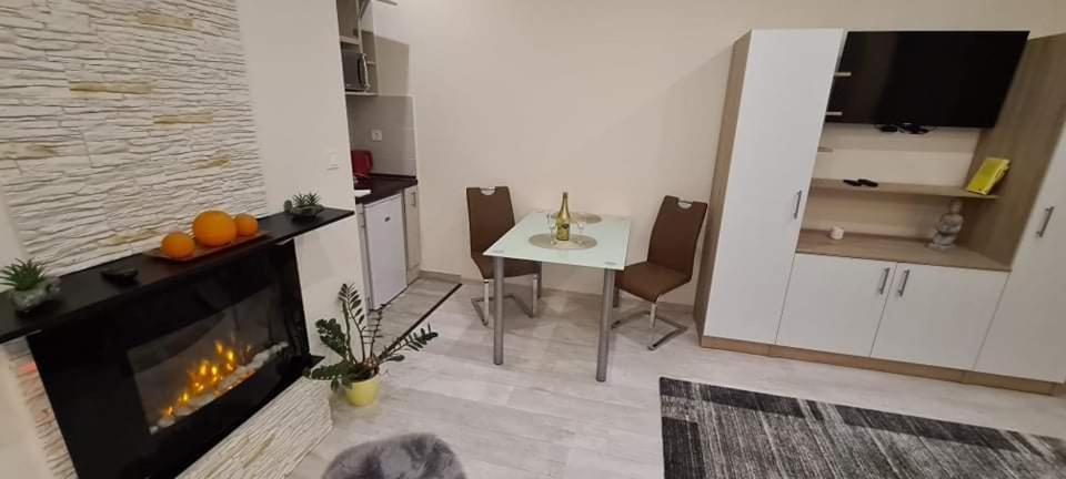 Rozsa Apartmanhaz Сегед Екстер'єр фото