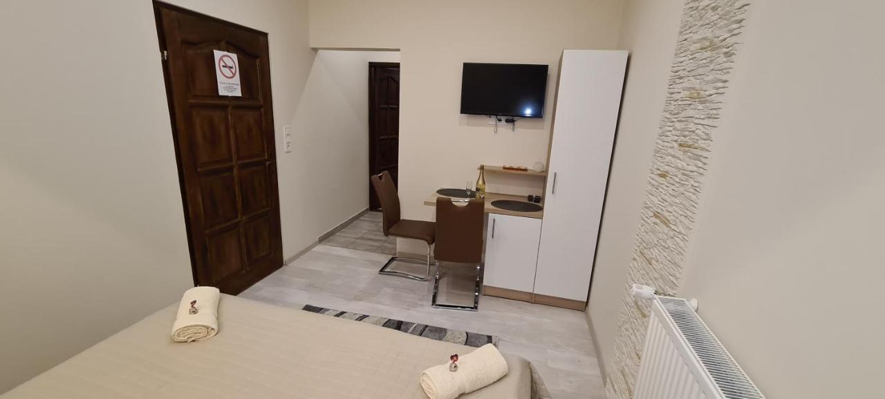 Rozsa Apartmanhaz Сегед Екстер'єр фото