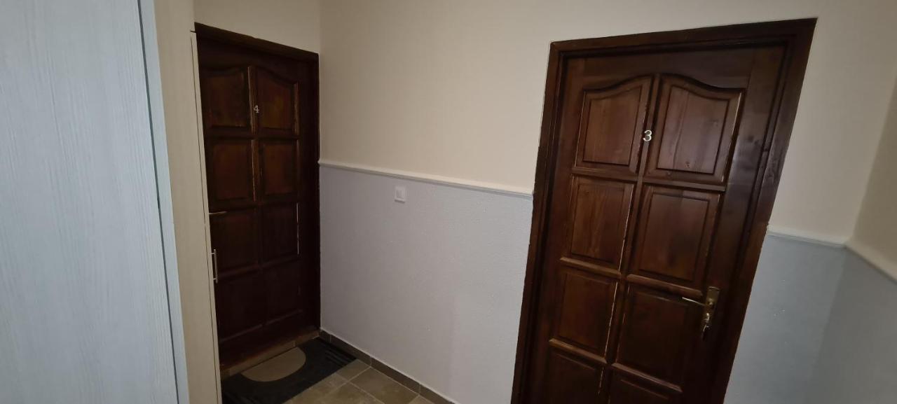 Rozsa Apartmanhaz Сегед Екстер'єр фото