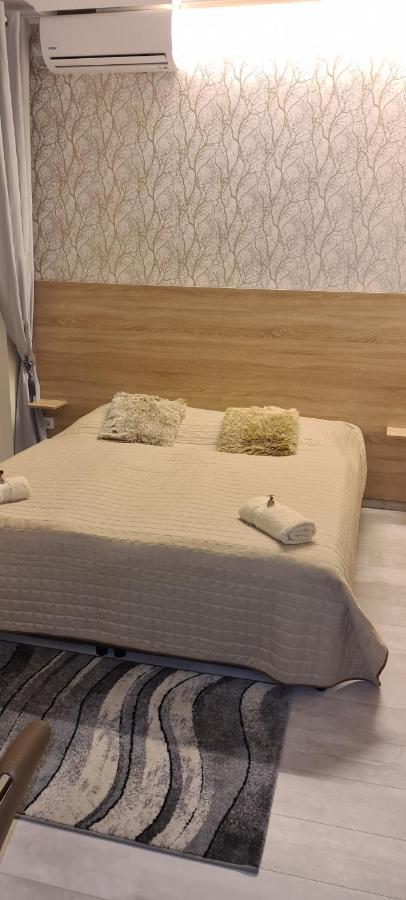 Rozsa Apartmanhaz Сегед Екстер'єр фото