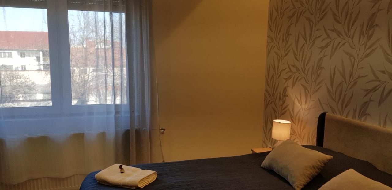 Rozsa Apartmanhaz Сегед Екстер'єр фото
