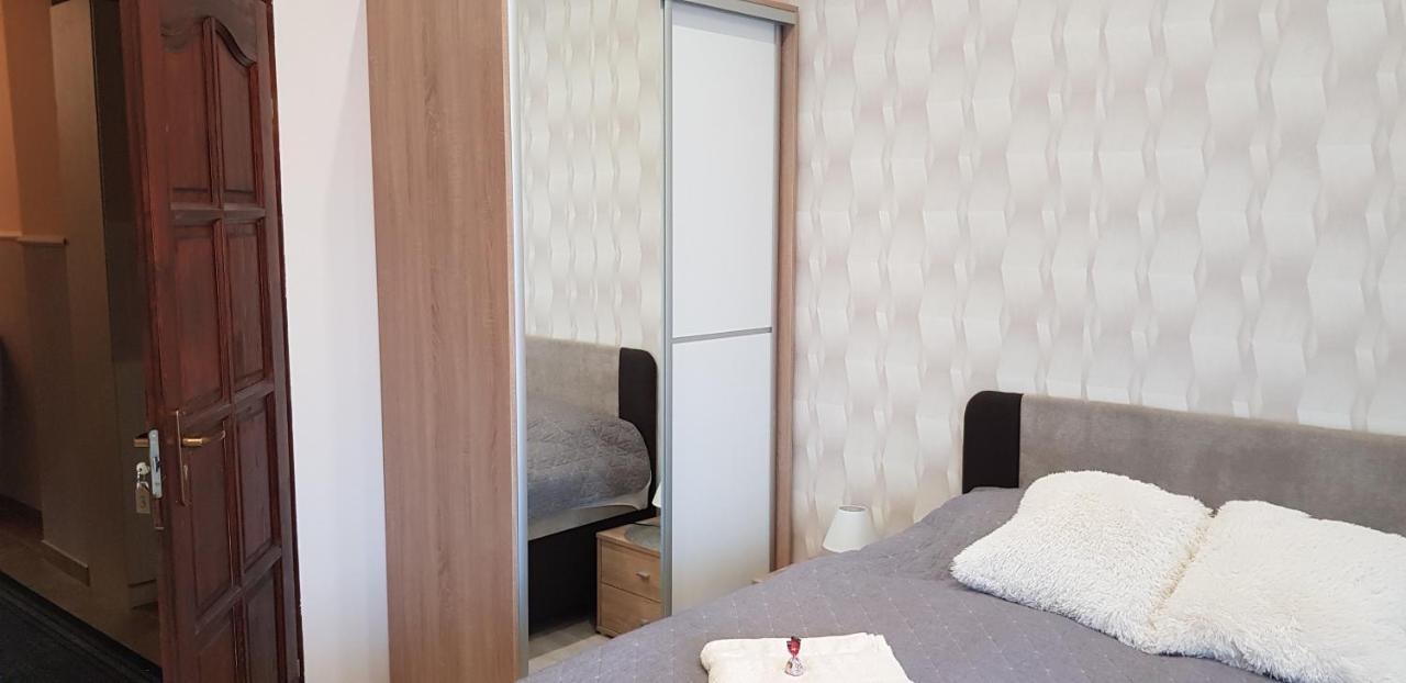 Rozsa Apartmanhaz Сегед Екстер'єр фото
