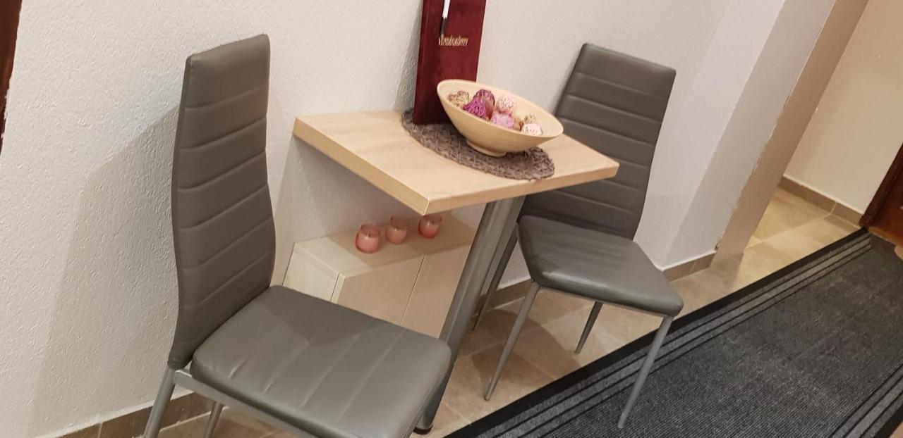 Rozsa Apartmanhaz Сегед Екстер'єр фото