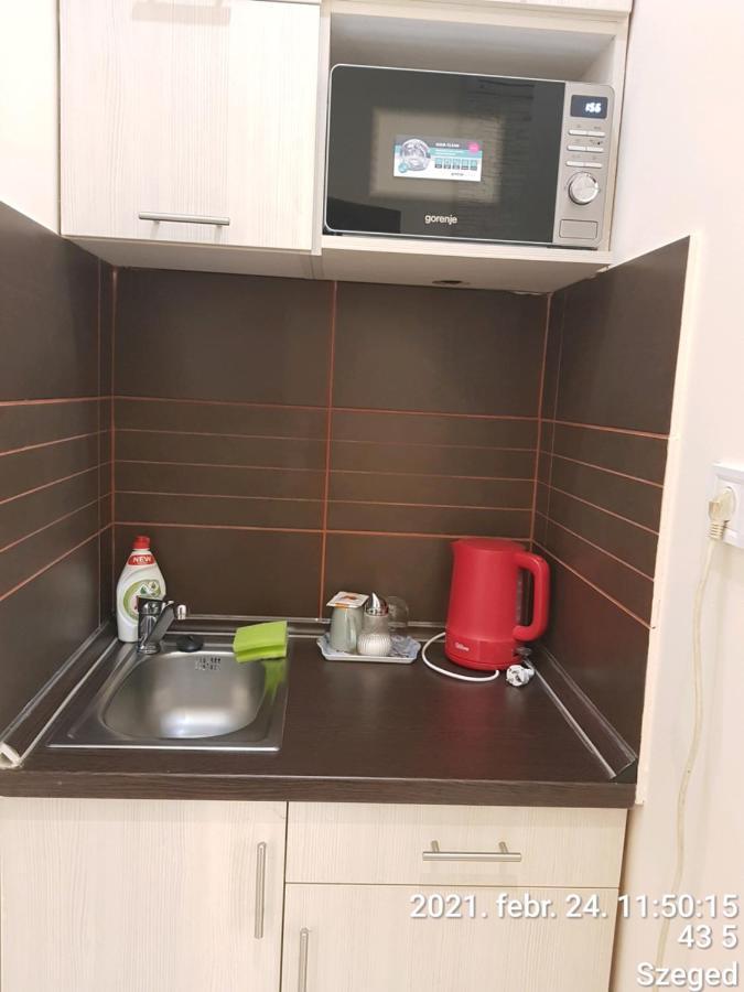 Rozsa Apartmanhaz Сегед Екстер'єр фото