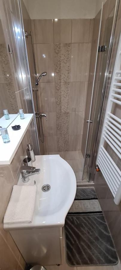 Rozsa Apartmanhaz Сегед Екстер'єр фото