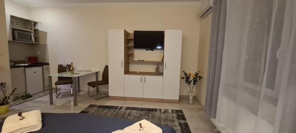Rozsa Apartmanhaz Сегед Екстер'єр фото