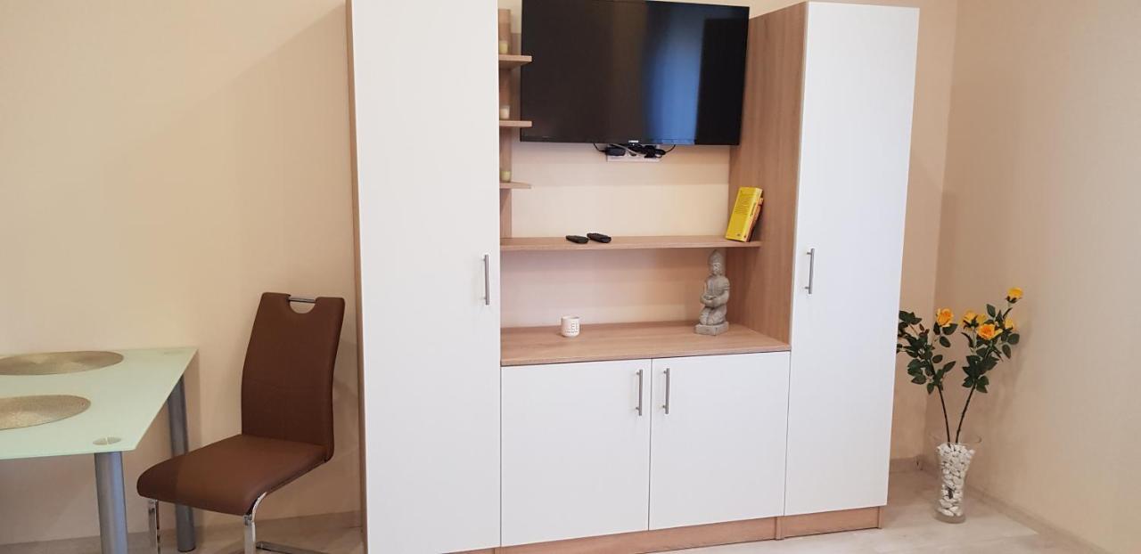 Rozsa Apartmanhaz Сегед Екстер'єр фото