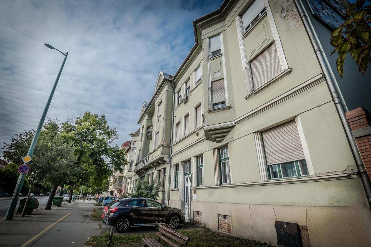 Rozsa Apartmanhaz Сегед Екстер'єр фото