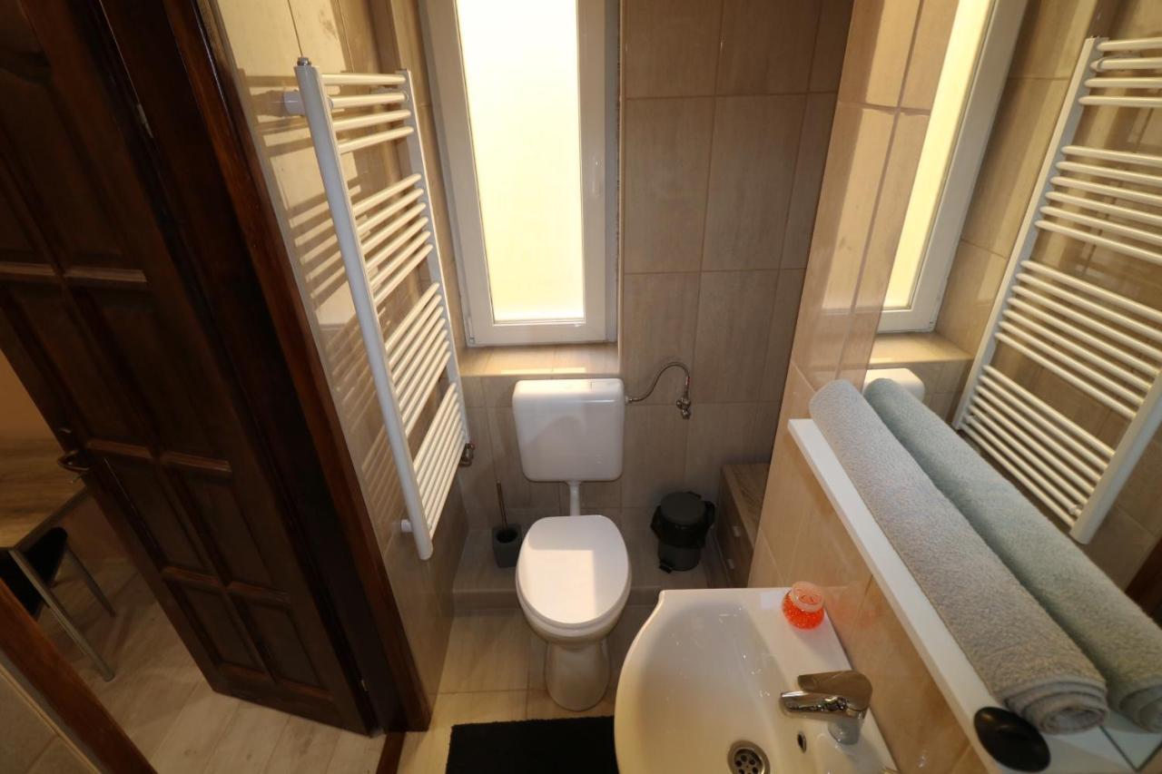 Rozsa Apartmanhaz Сегед Екстер'єр фото