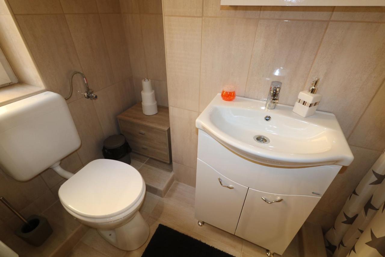 Rozsa Apartmanhaz Сегед Екстер'єр фото